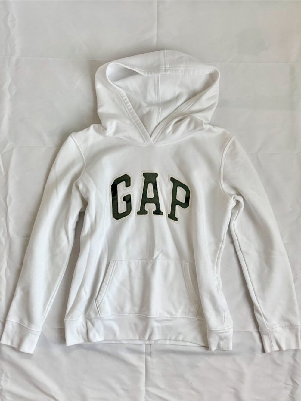 GAP White Pullover Hoodie with Camo Logo Patch and Front Pocket | Women's Size M